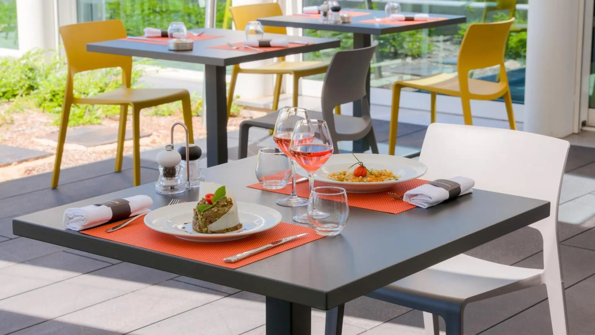 Hotel Parkest Genas 3*,  France